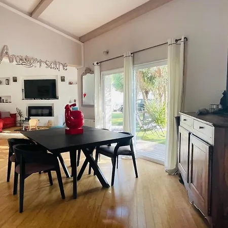 Cozy Pearl With Garden And Pool Vakantiehuis